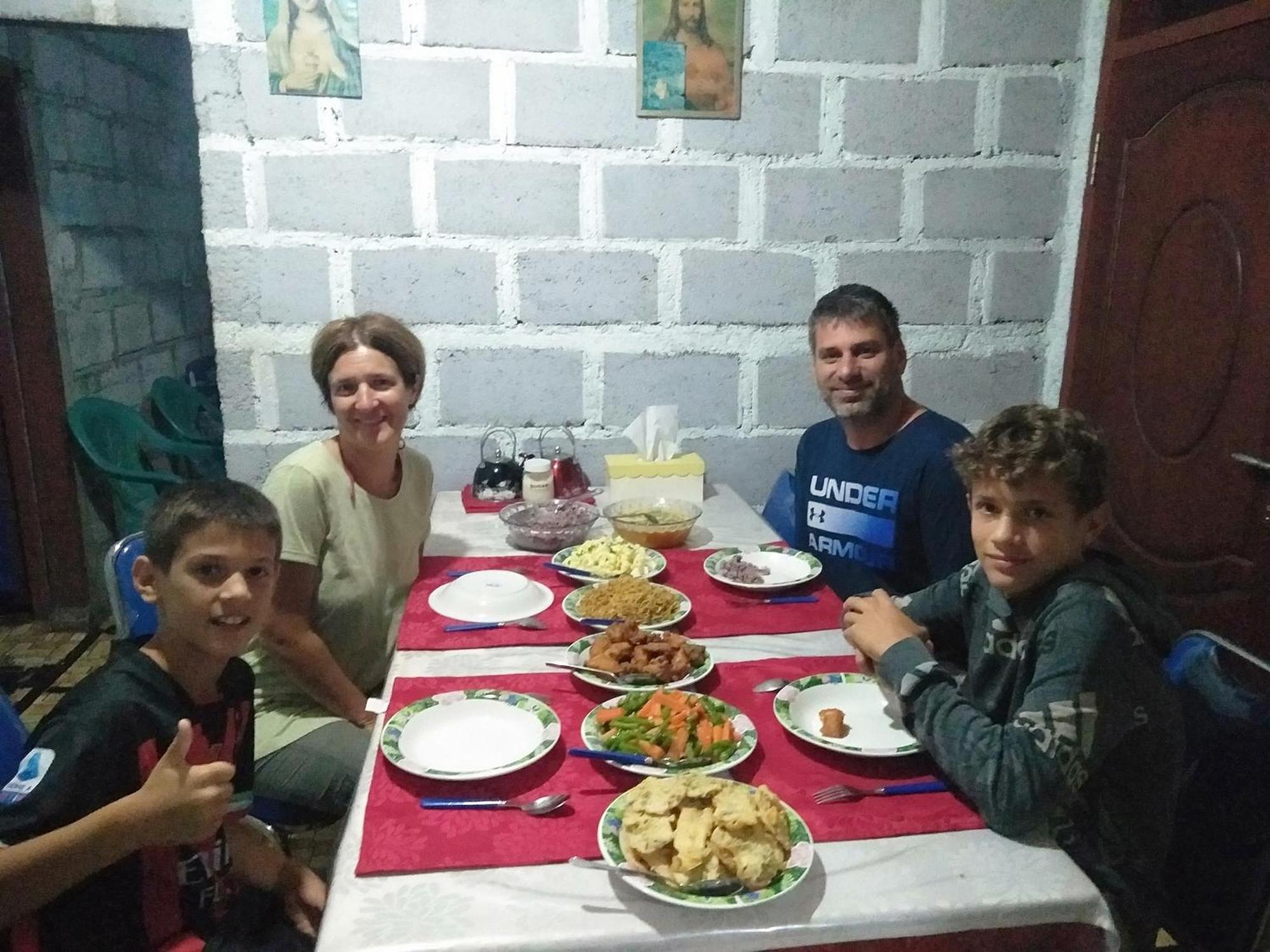Arnolds Familly Homestay Bajawa Zewnętrze zdjęcie